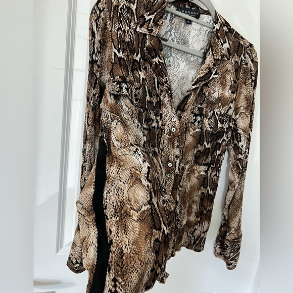 Snakeskin Button up Size Medium - Picture 2 of 3